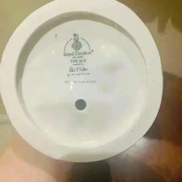 Royal Doulton Figurine Wimbledon Tennis "The Ace" HN3398 First Year Issue 1991 - Picture 4 of 5